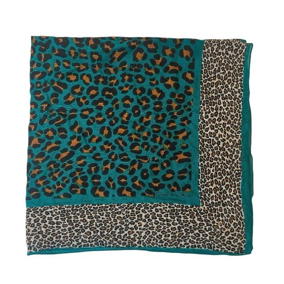 OSCAR DE LA RENTA Leopard Print Scarf - Picture 2 of 6